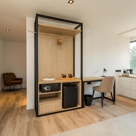 De Rousch - 4 Sterren Superieur Otel Heerlen