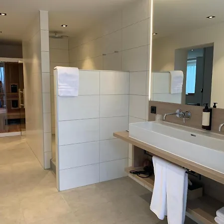 De Rousch - 4 Sterren Superieur Otel 4*