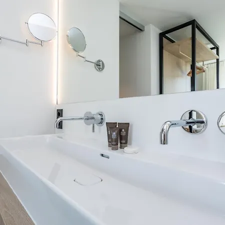 De Rousch - 4 Sterren Superieur Hotel 4*