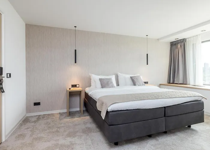 De Rousch - 4 Sterren Superieur ホテル