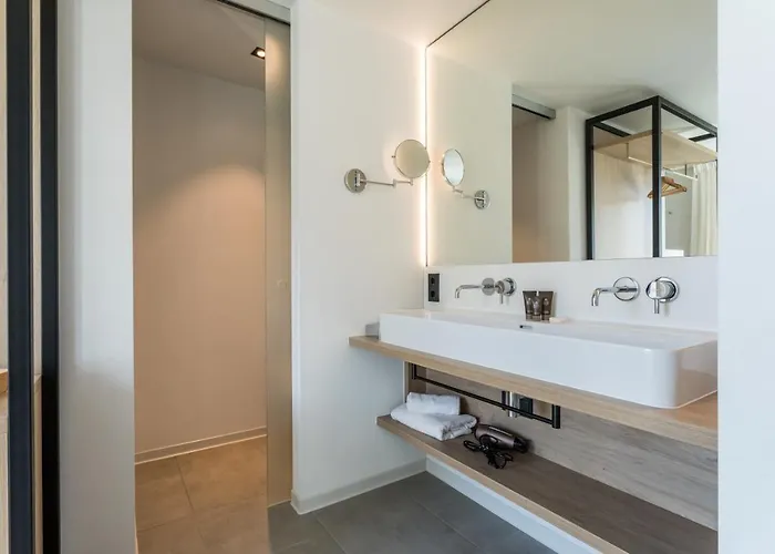 De Rousch - 4 Sterren Superieur Hotel 4*