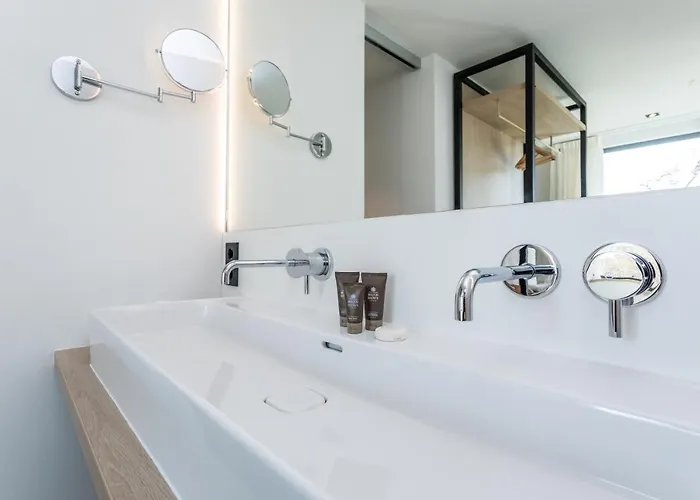 De Rousch - 4 Sterren Superieur Hotel 4*