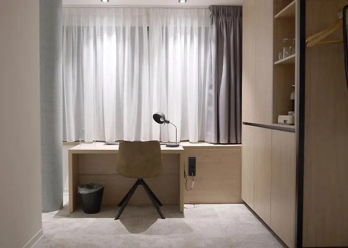 De Rousch - 4 Sterren Superieur Hotel 4*